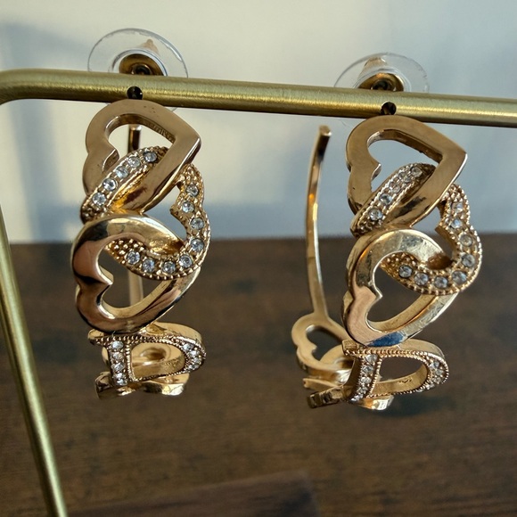 Dior Hoop Heart Earrings - Picture 3 of 6